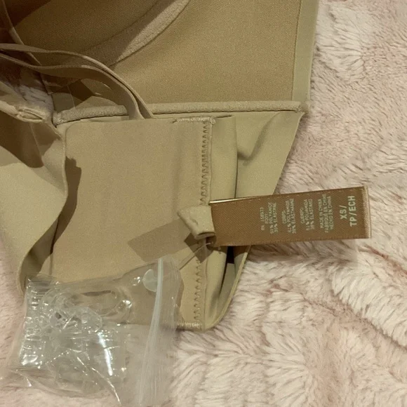 skims Deep plunge shapewear Bra convertible strapless extra straps - Picture 5 of 5